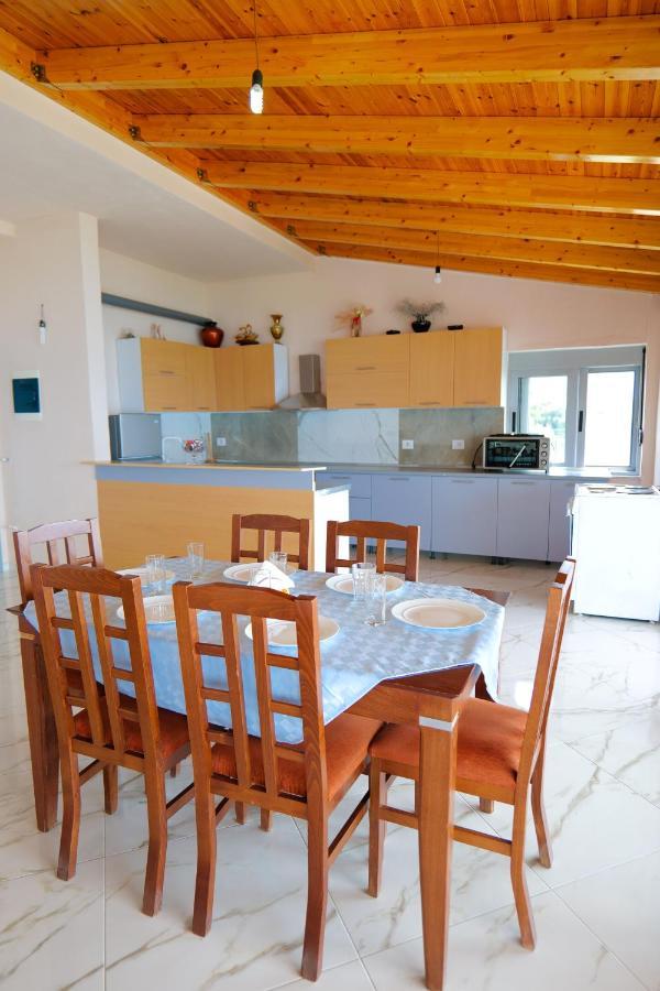 בורש White Hotel מראה חיצוני תמונה